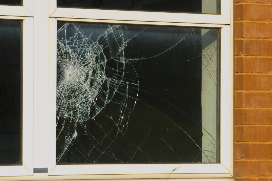 How Glass Repair Services Improve Indoor Comfort And Lighting Huffman, TX